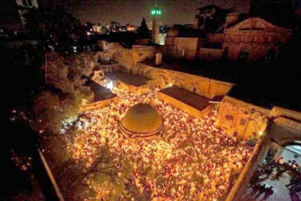 Lumina Sfântă de la Ierusalim va fi adusă, sâmbătă, în România